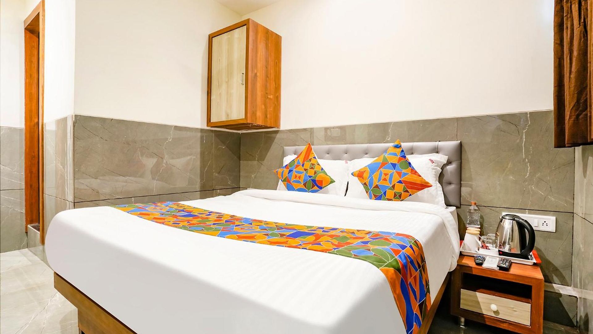 Hotel Fabhotel Shubham