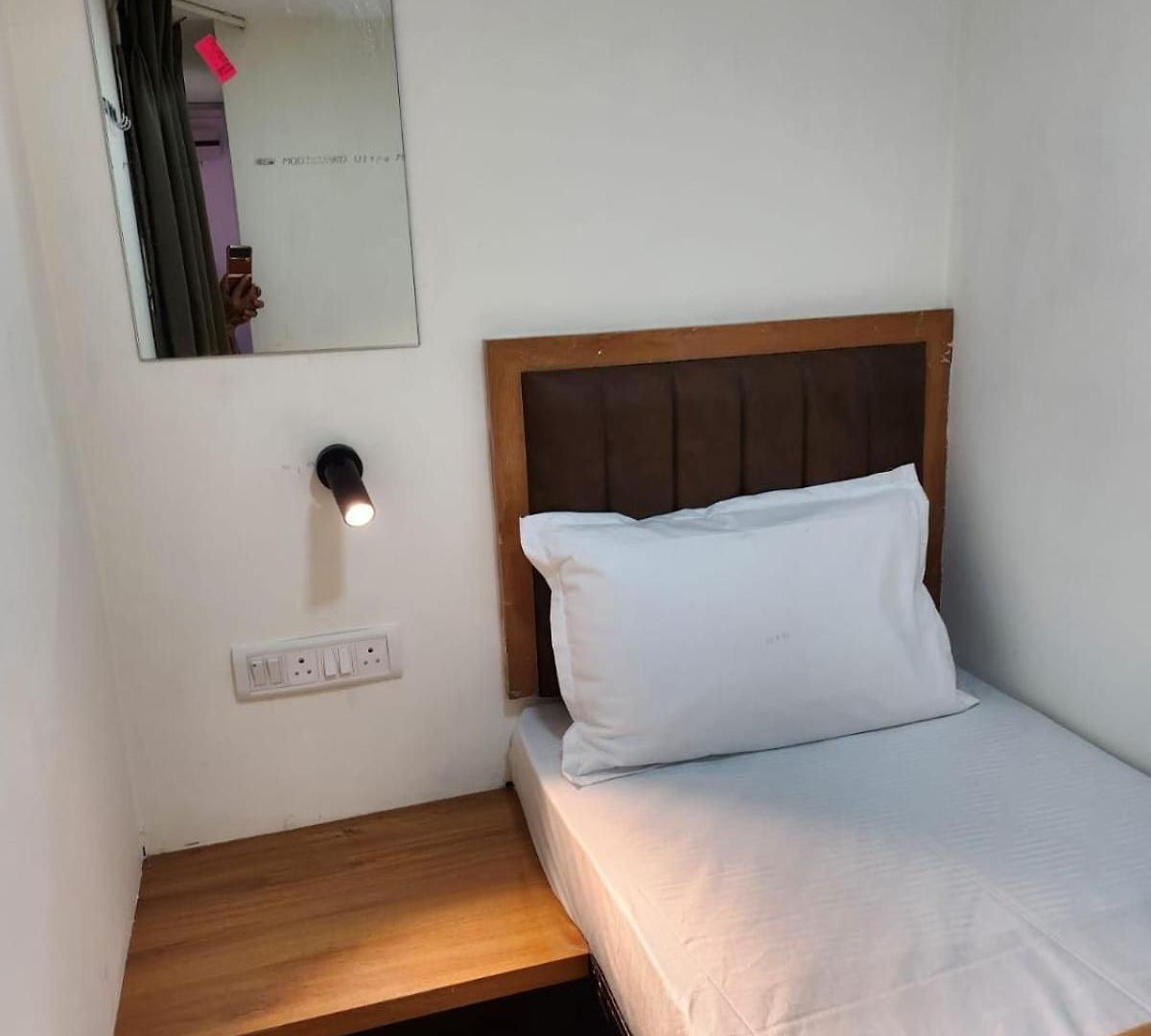 Galaxy And Capsule hotel *