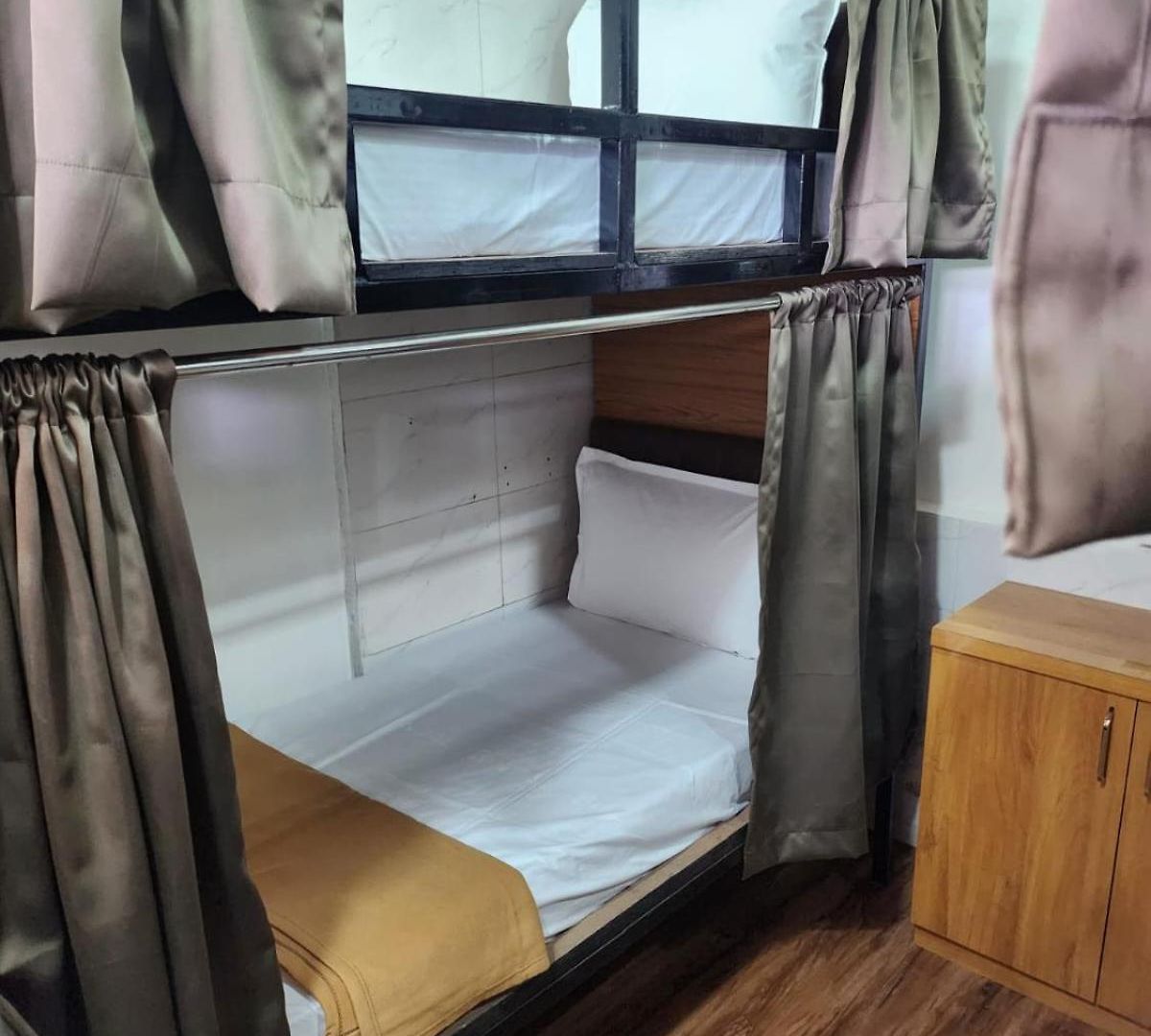 Capsule hotel Galaxy And *