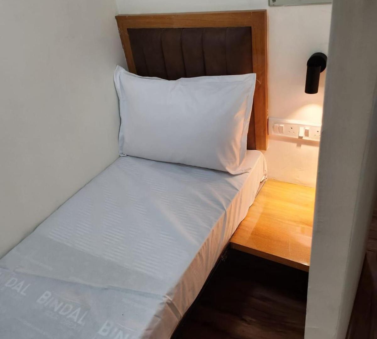 Capsule hotel Galaxy And *