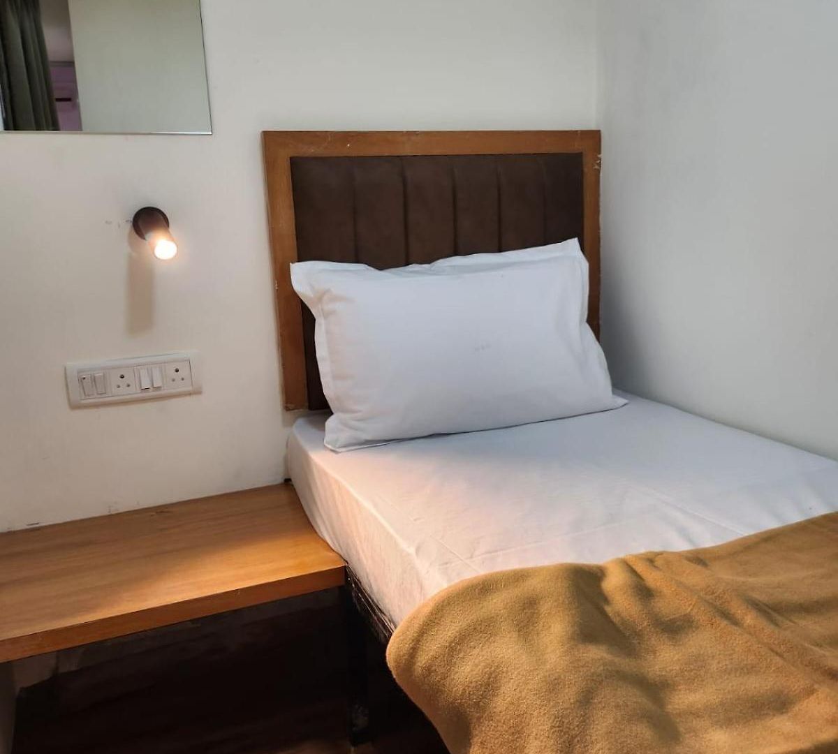 Capsule hotel Galaxy And Mumbai