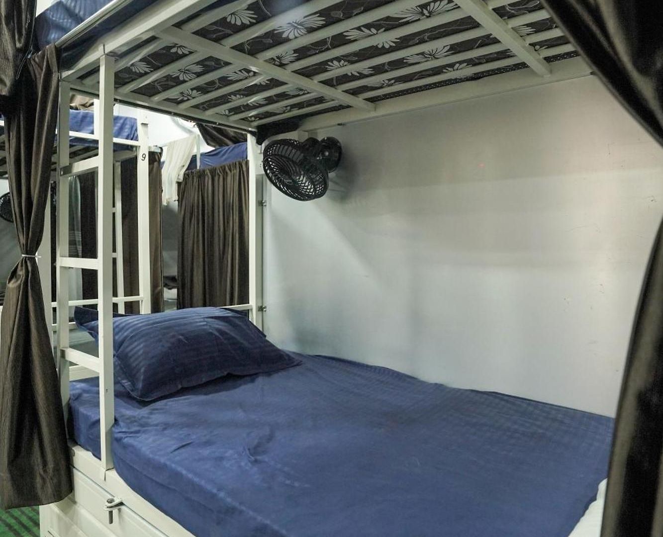 Zest 1054-andheri West Hostel