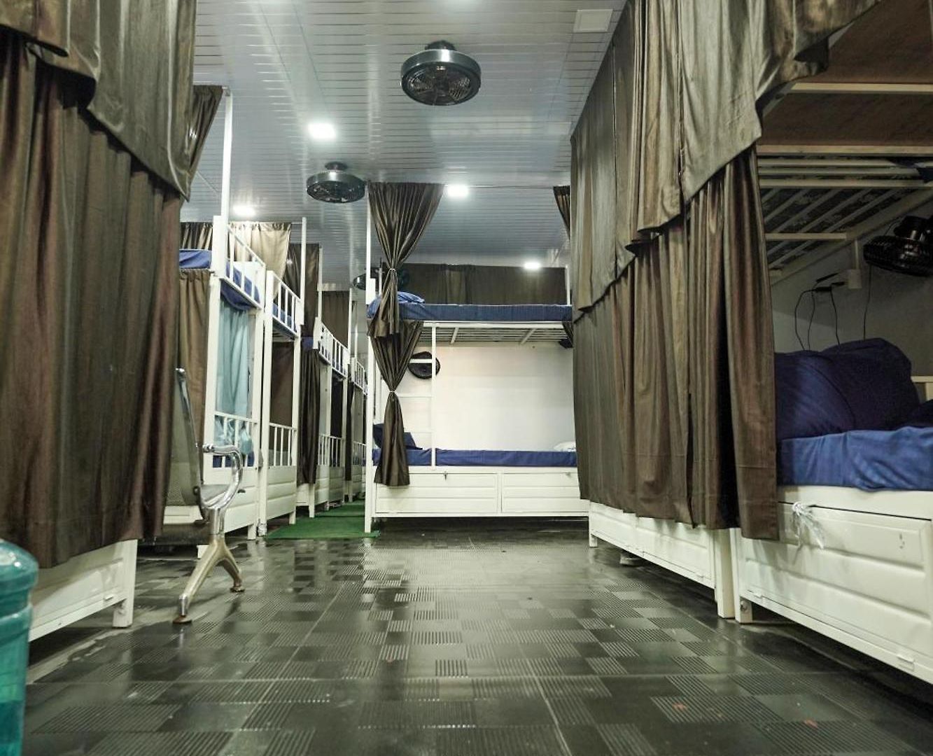 Zest 1054-andheri West Hostel