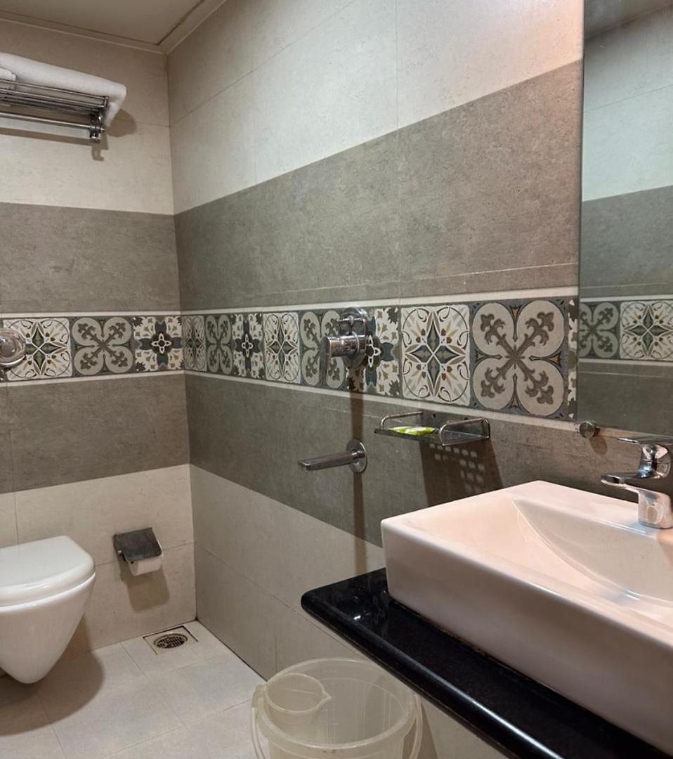 Atlas Plaza 3* Mumbai