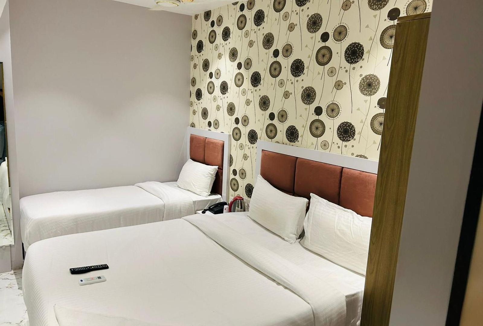 Grand Dyad - Near Kokilaben Hospital Andheri West Hotel 3*