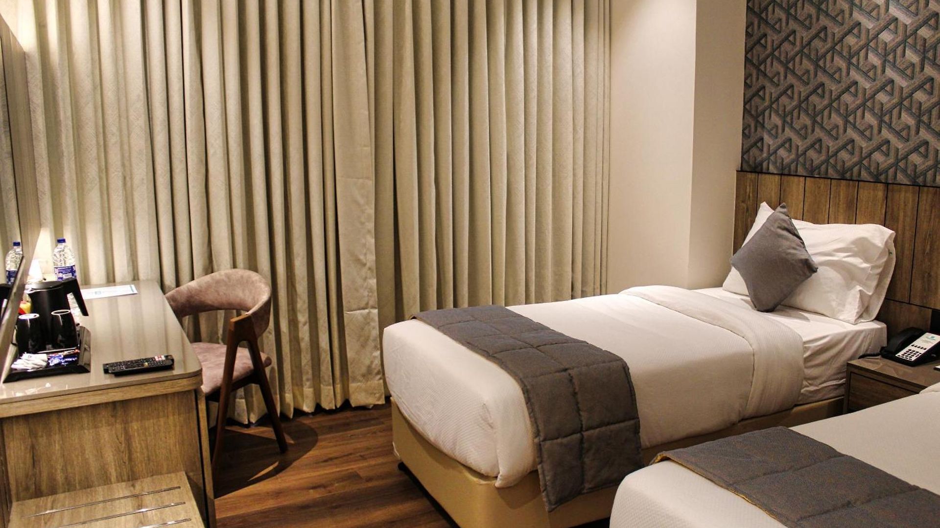 Maxxvalue Midc - Andheri 3*