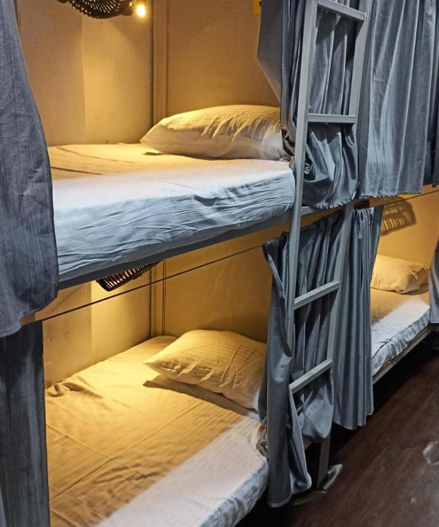 Hostel Saffron Goregaon East Mumbai