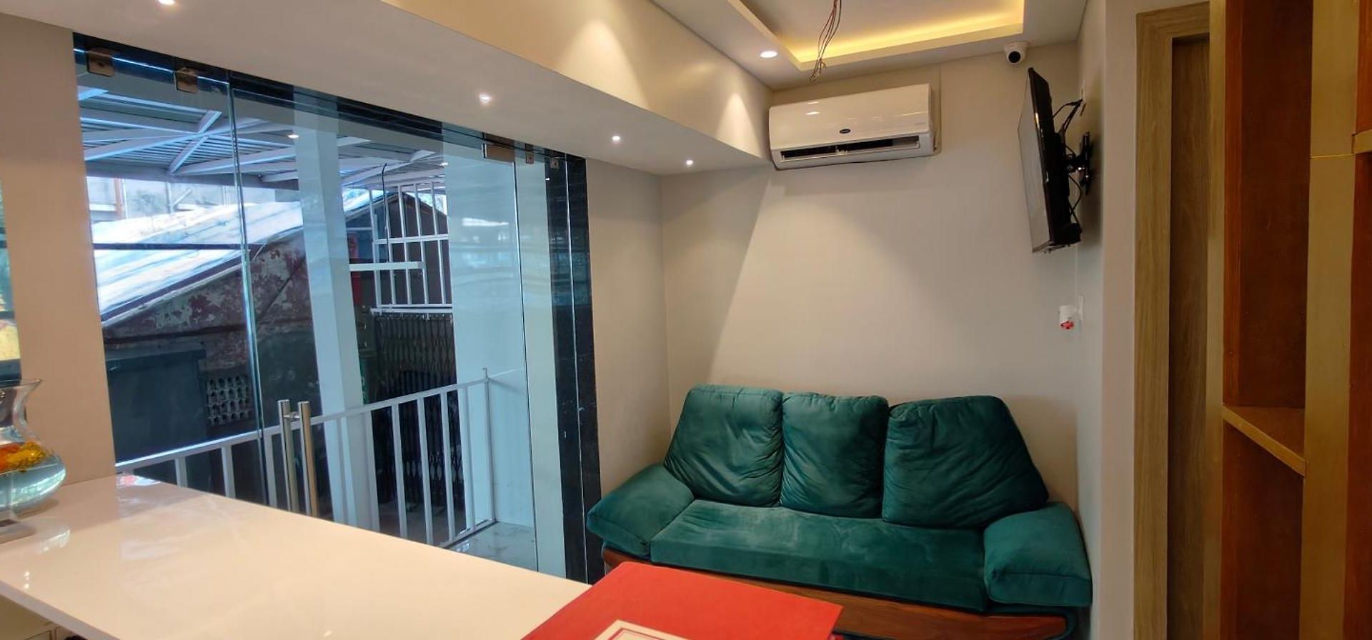 Grand Dyad - Near Kokilaben Hospital Andheri West