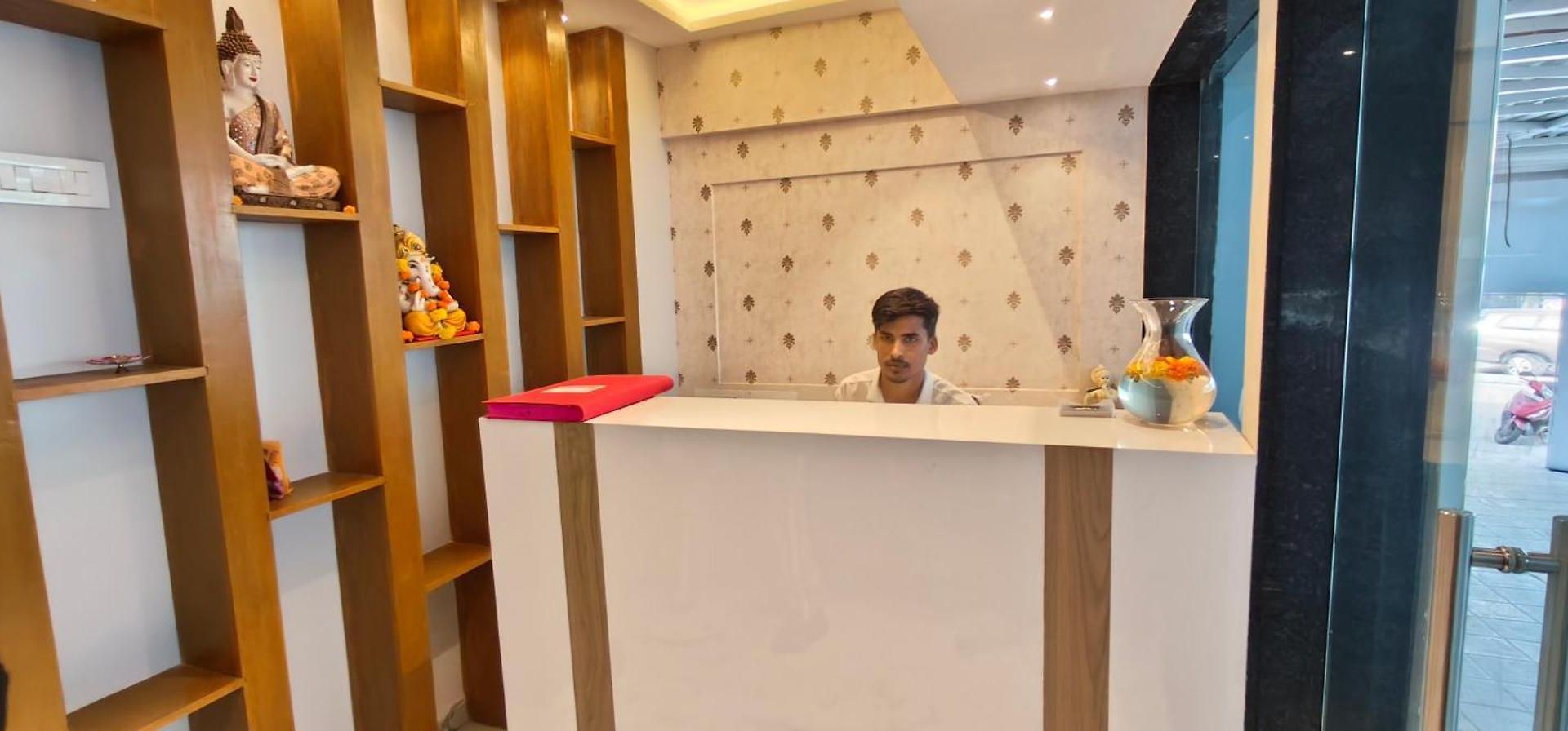 Grand Dyad - Near Kokilaben Hospital Andheri West Hotel