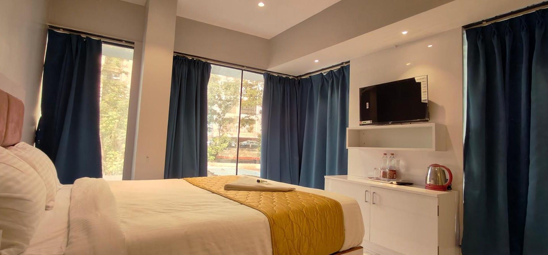 Hotel Grand Dyad - Near Kokilaben Hospital Andheri West