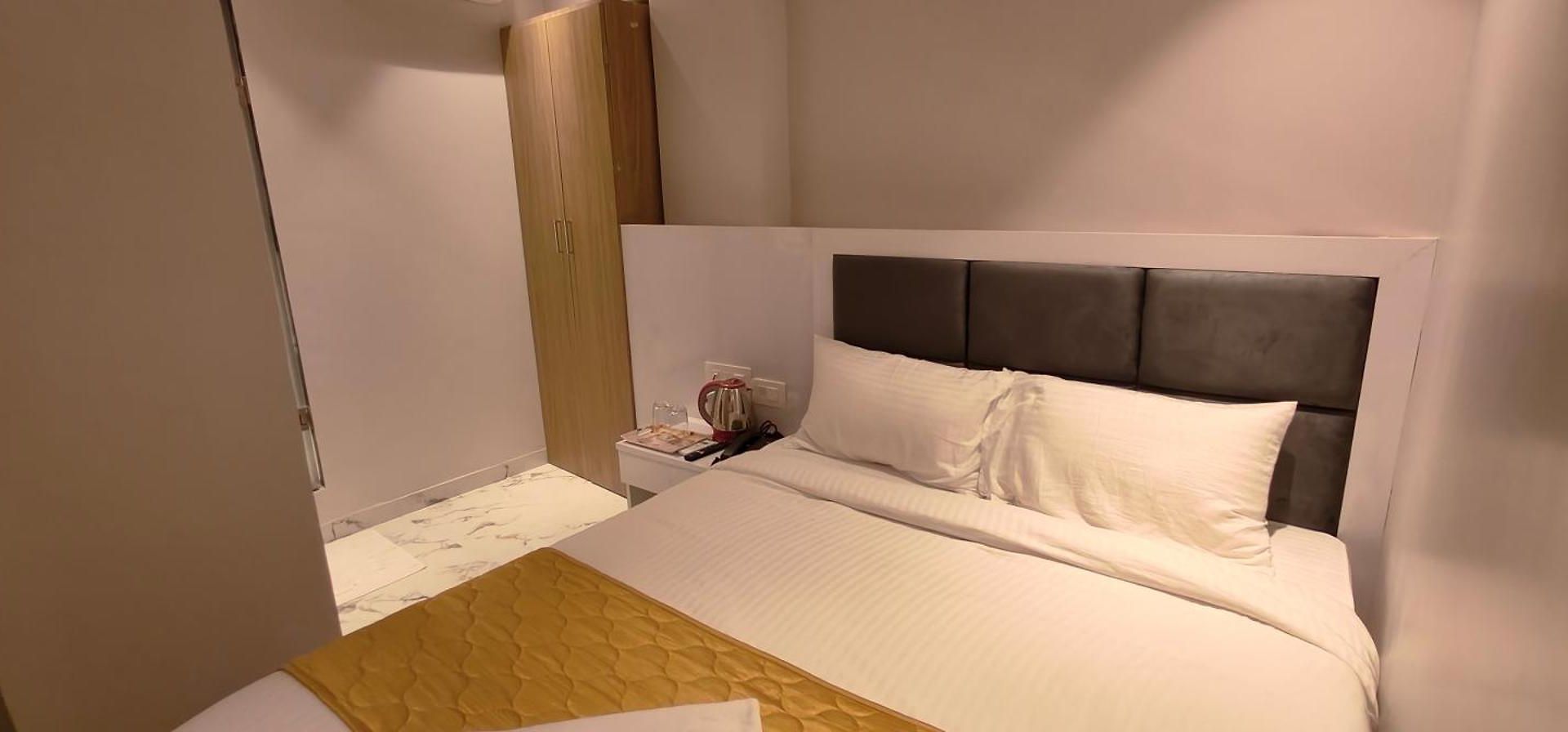 Grand Dyad - Near Kokilaben Hospital Andheri West Hotel