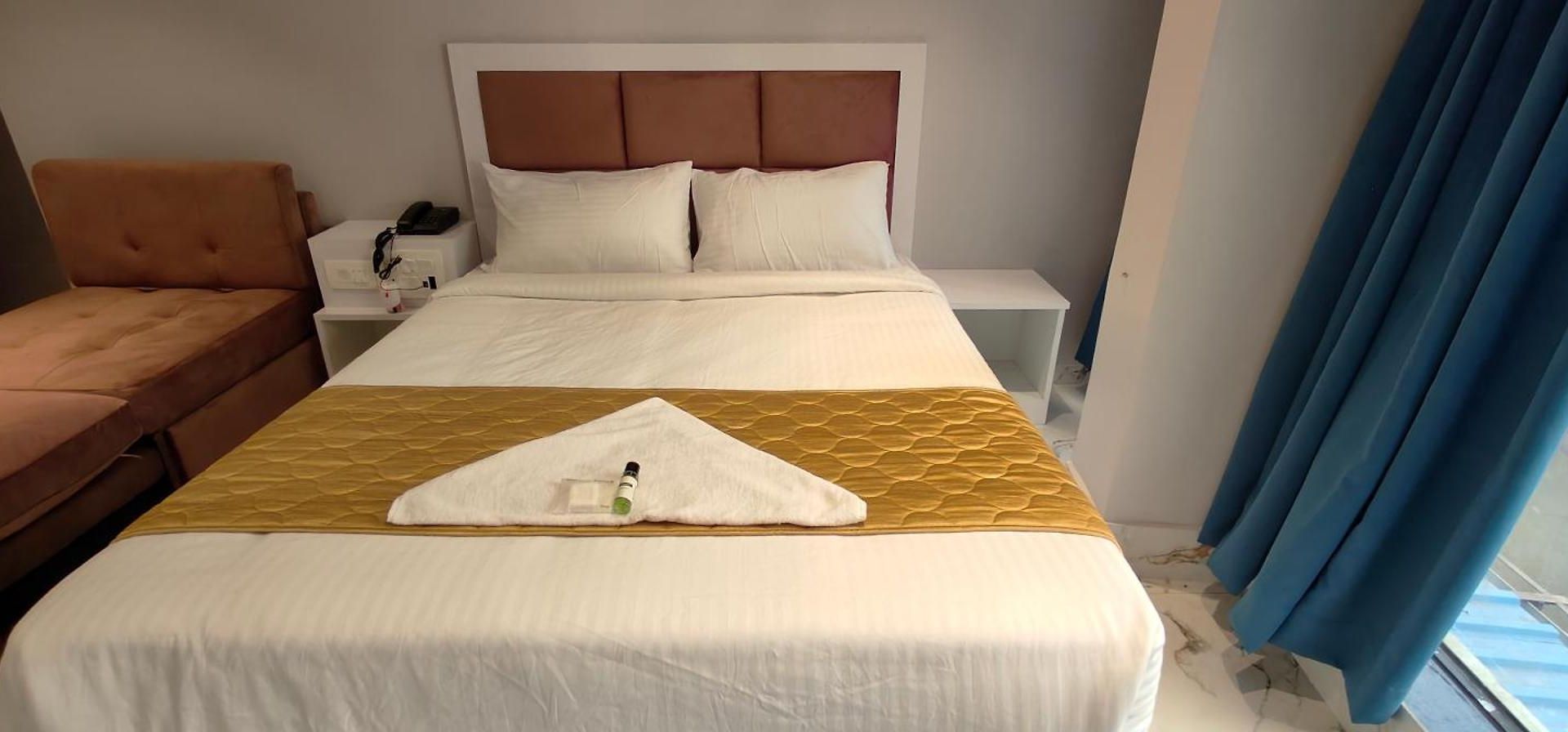 Grand Dyad - Near Kokilaben Hospital Andheri West Hotel Mumbai