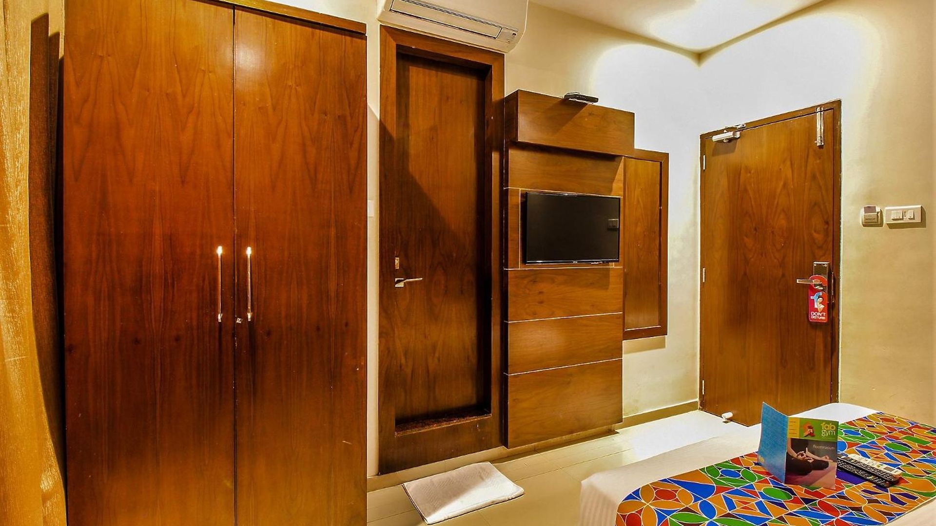 Hotel Via Empire 3*