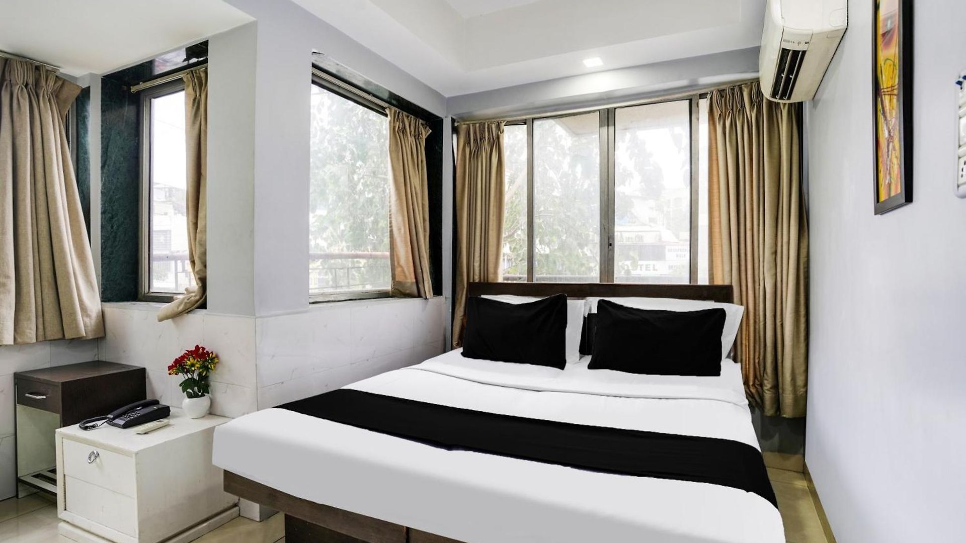 Collection O Andheri Near Airport Formerly We Hotel