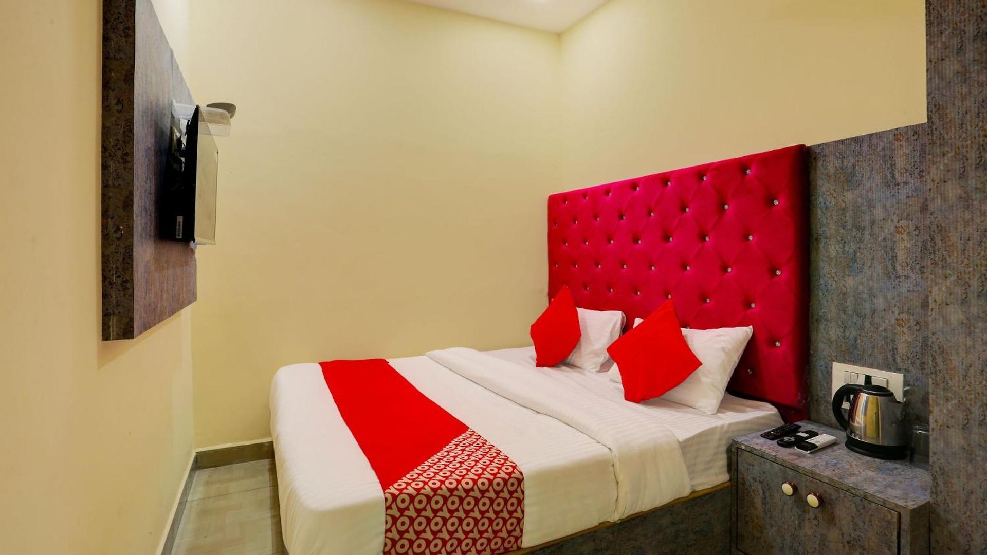 Collection O Goregaon West Formerly Prime 3*