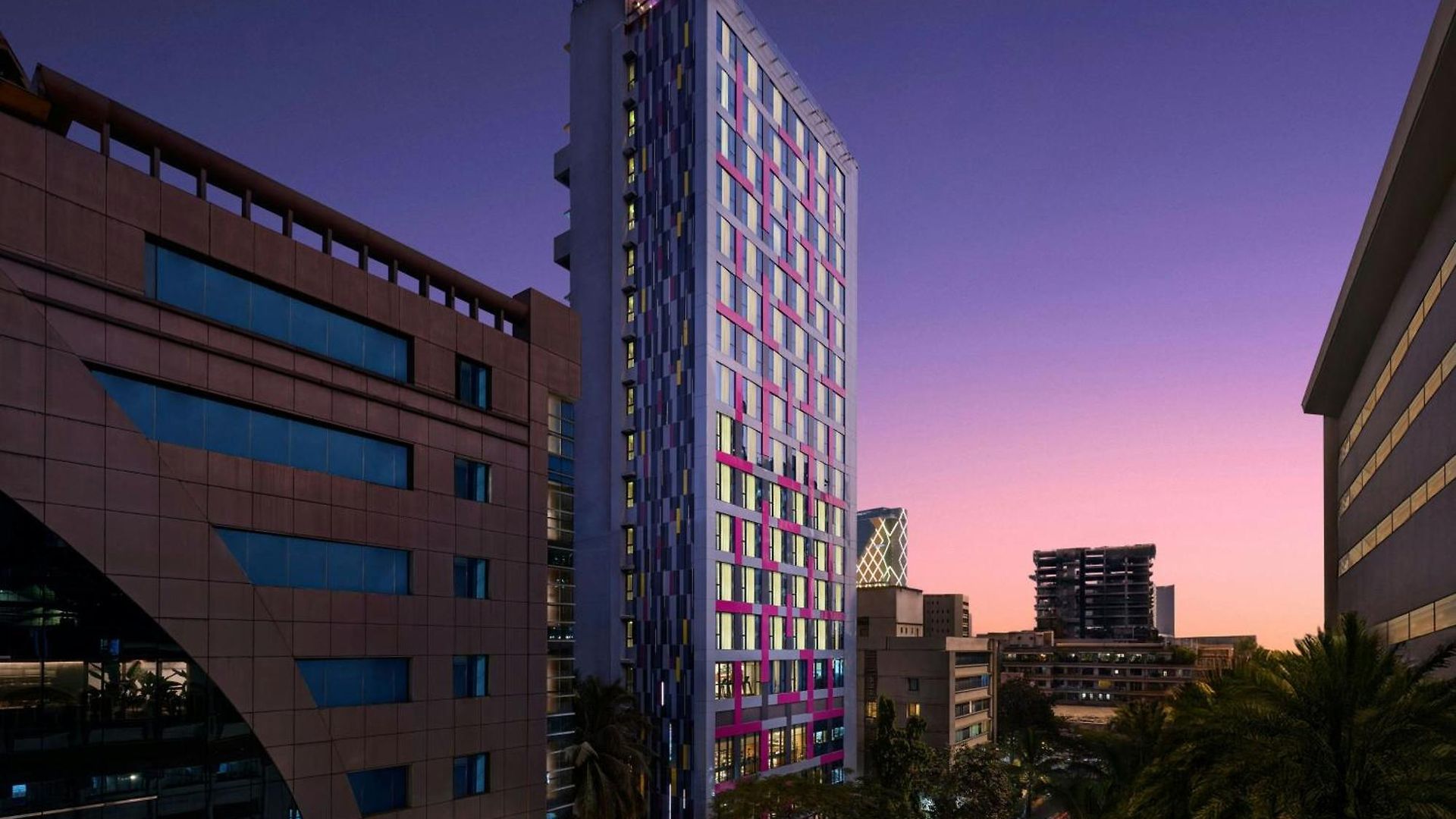 Hotel Moxy Andheri West Mumbai