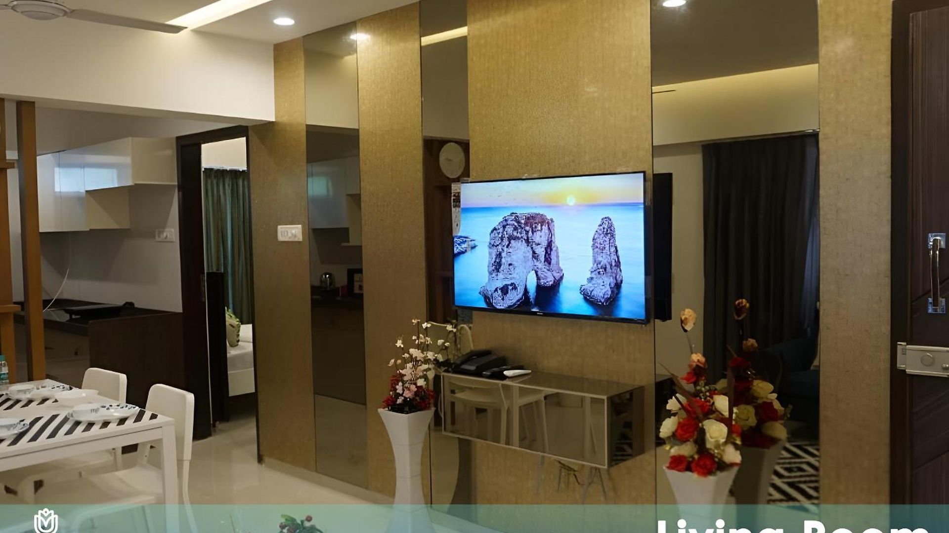 2br Theme Service For Staycation By Flora