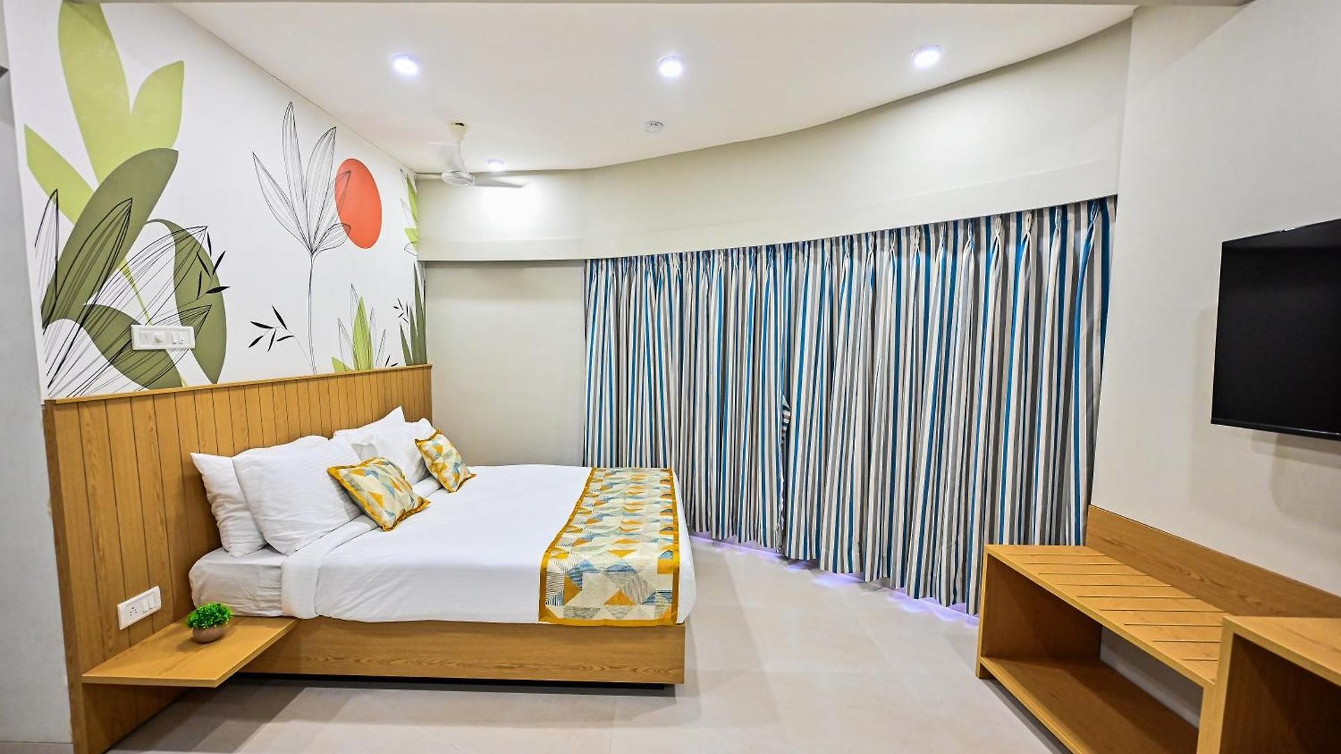 Indie Studios, Chembur Hotel 3*