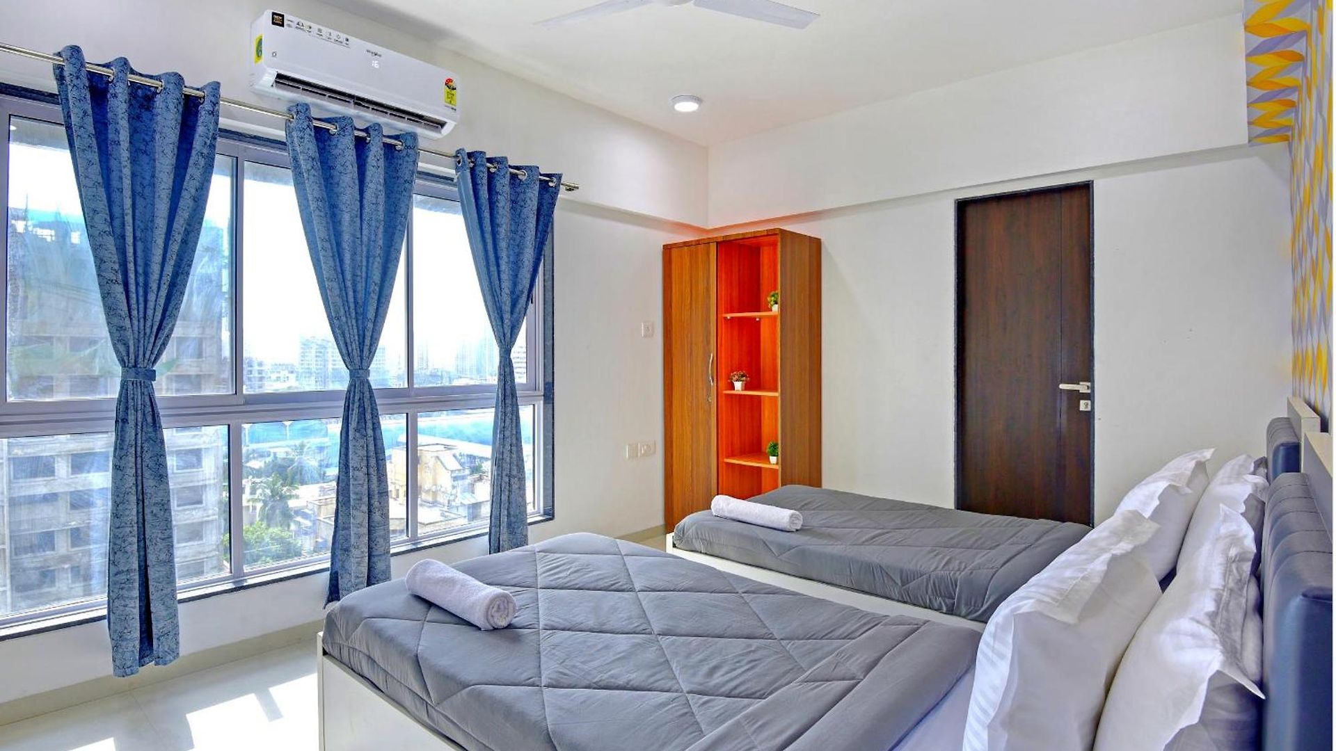 Hsquare Luxury Goregaon Apartment Mumbai