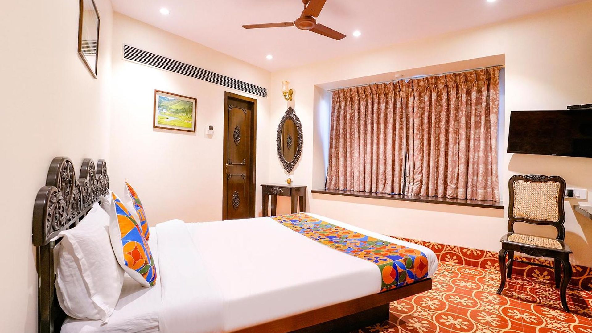 Fabhotel Corporate Jb Nagar - Nr Airport *