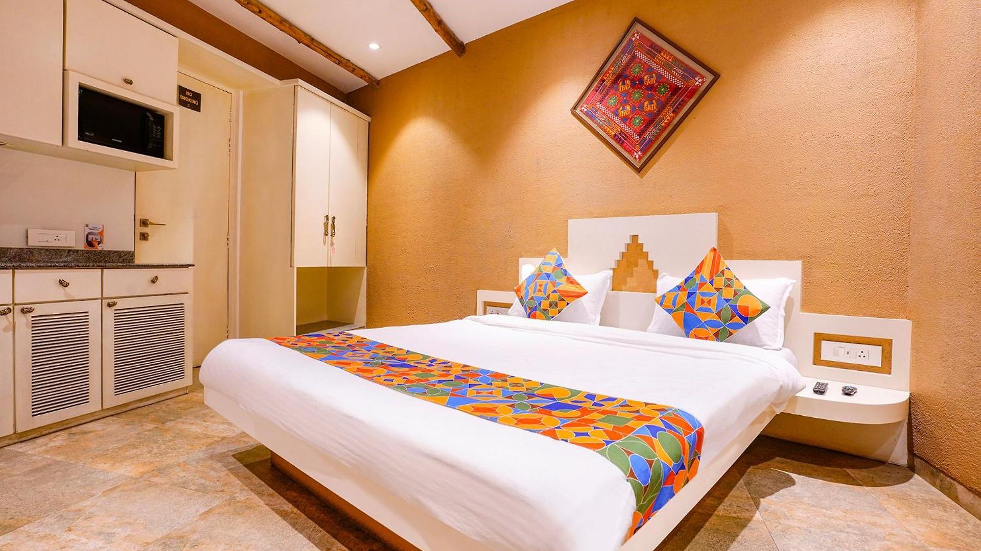 Fabhotel Corporate Jb Nagar - Nr Airport Mumbai