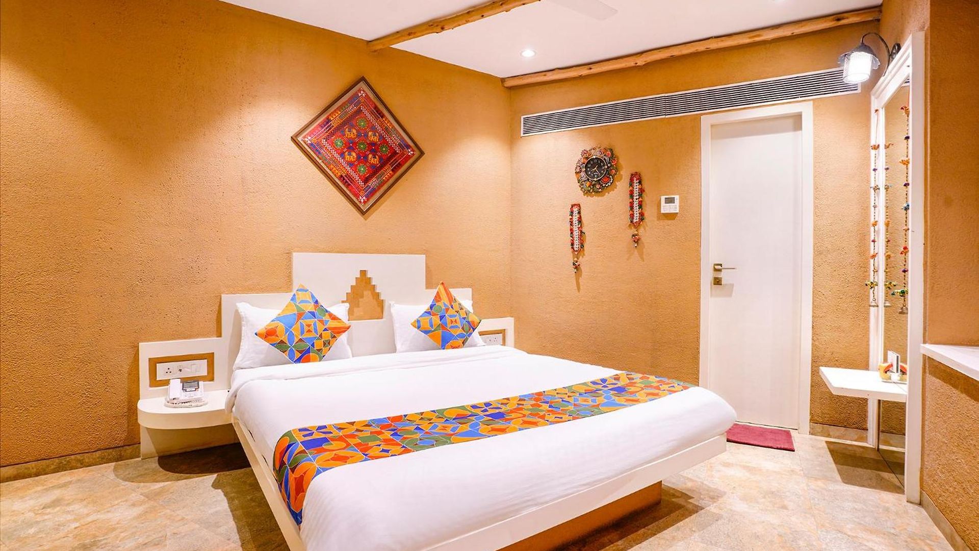 Fabhotel Corporate Jb Nagar - Nr Airport Hotel *