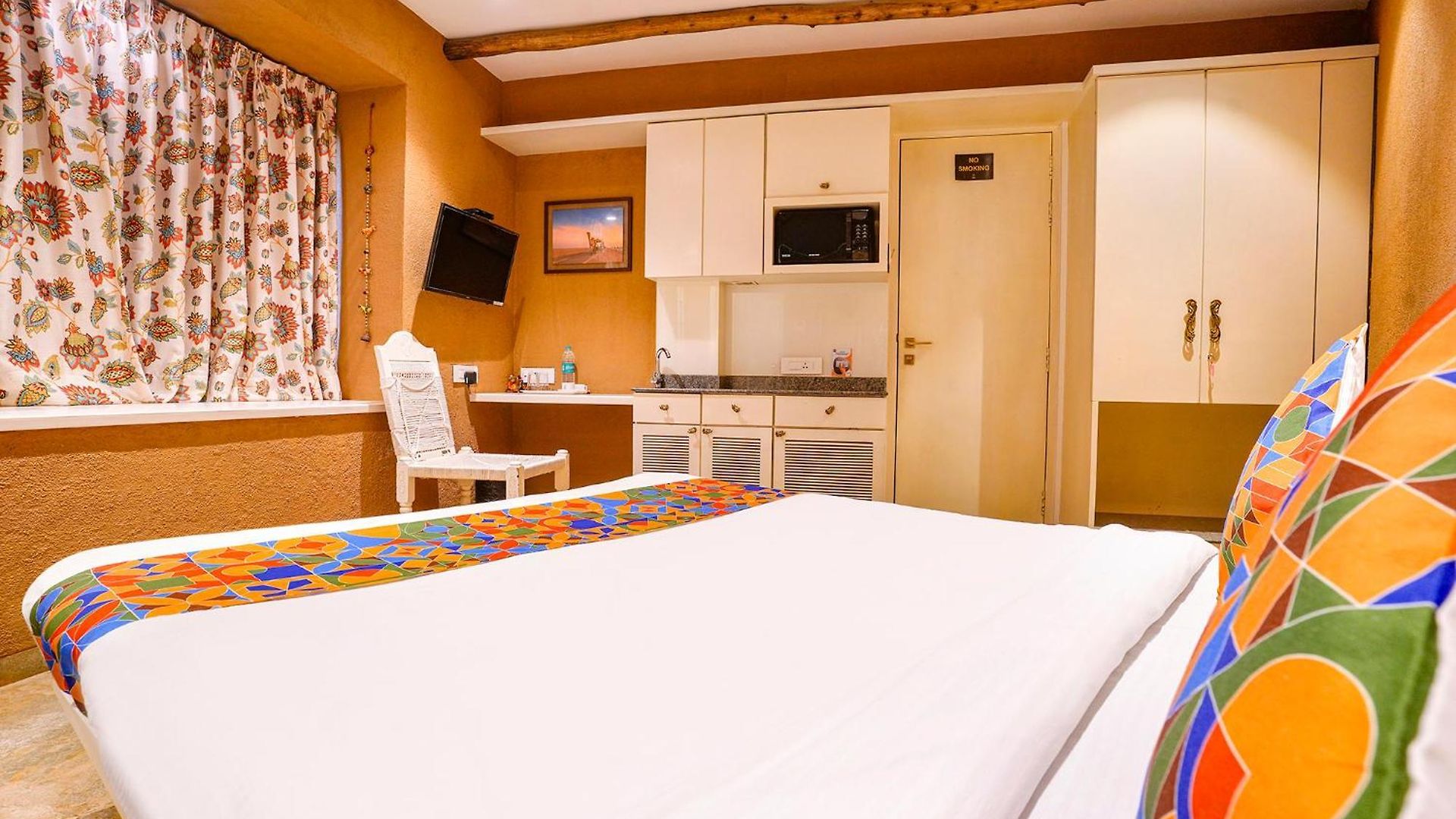 Hotel Fabhotel Corporate Jb Nagar - Nr Airport *