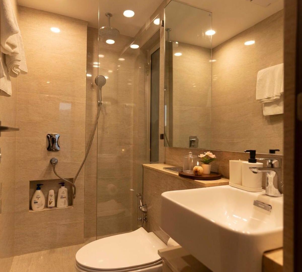 Apartment Graceful, Vivid 1bhk In Hiranandani Powai Mumbai