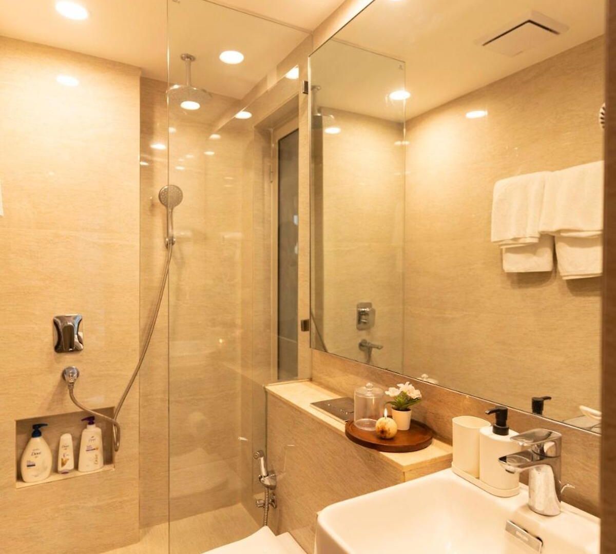 Apartment Graceful, Vivid 1bhk In Hiranandani Powai