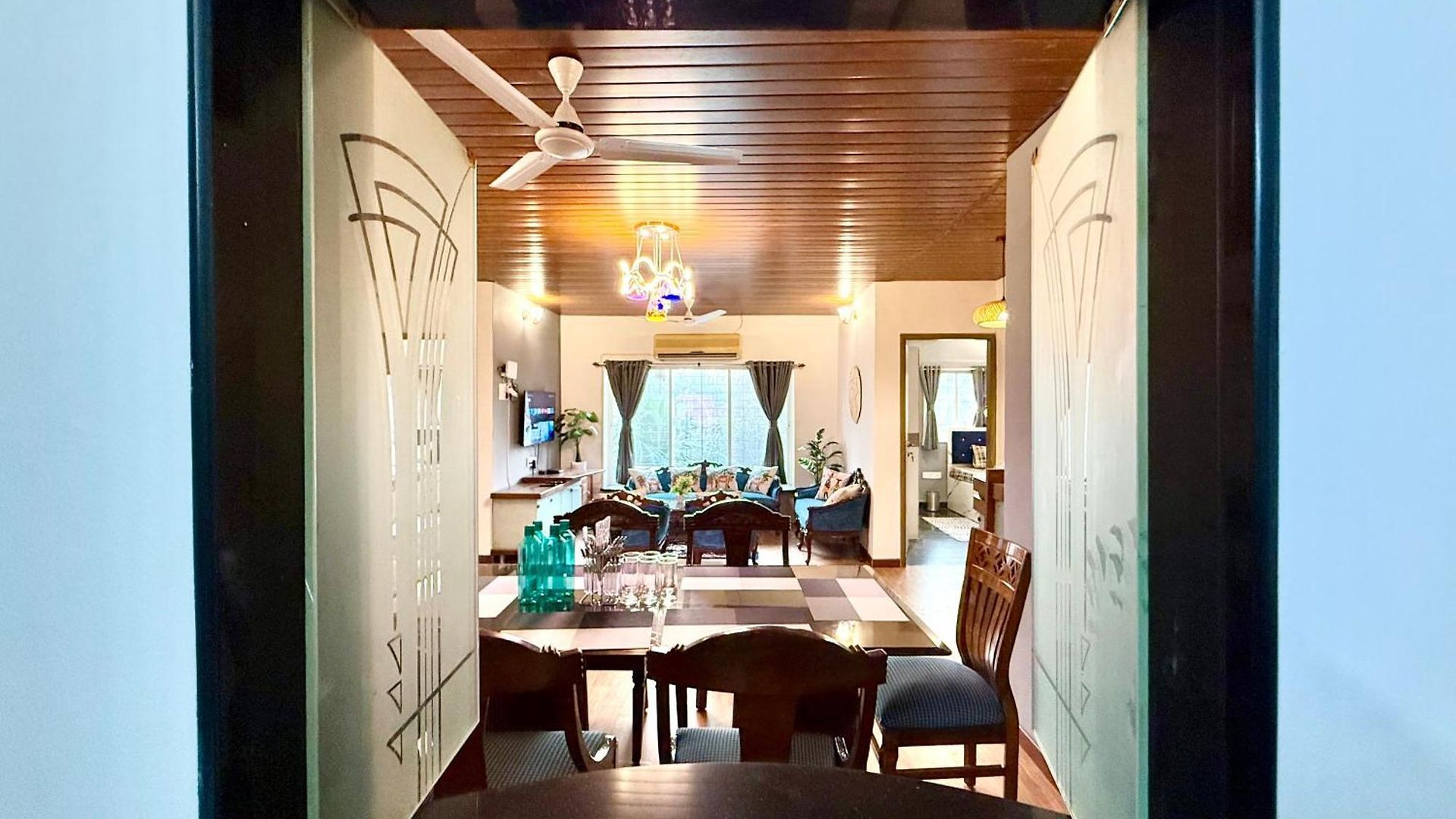 Apartment Yepplo Service - Mumbai- Private Kitchen & Daily Housekeeping Service