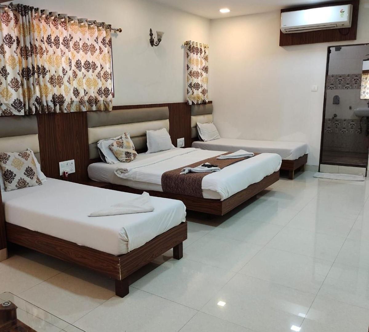 Golden Palms Hotel