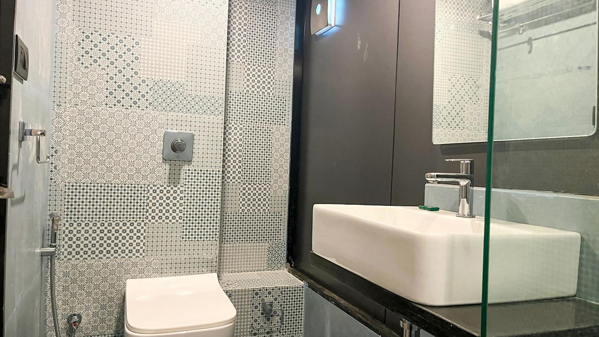 Bandra Hotel 3*