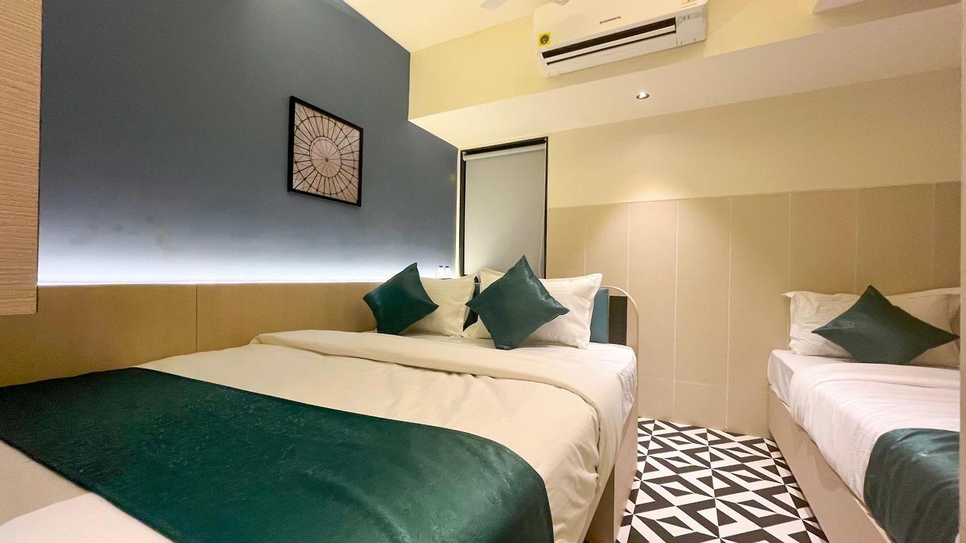 Bandra 3*