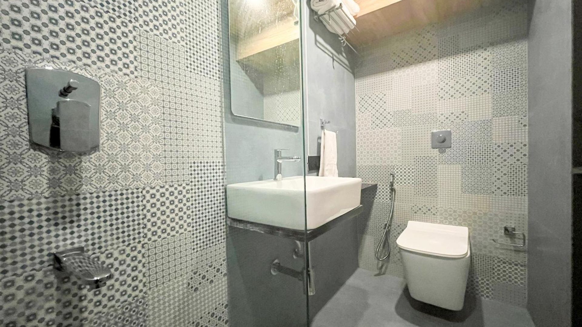 Bandra Hotel 3*
