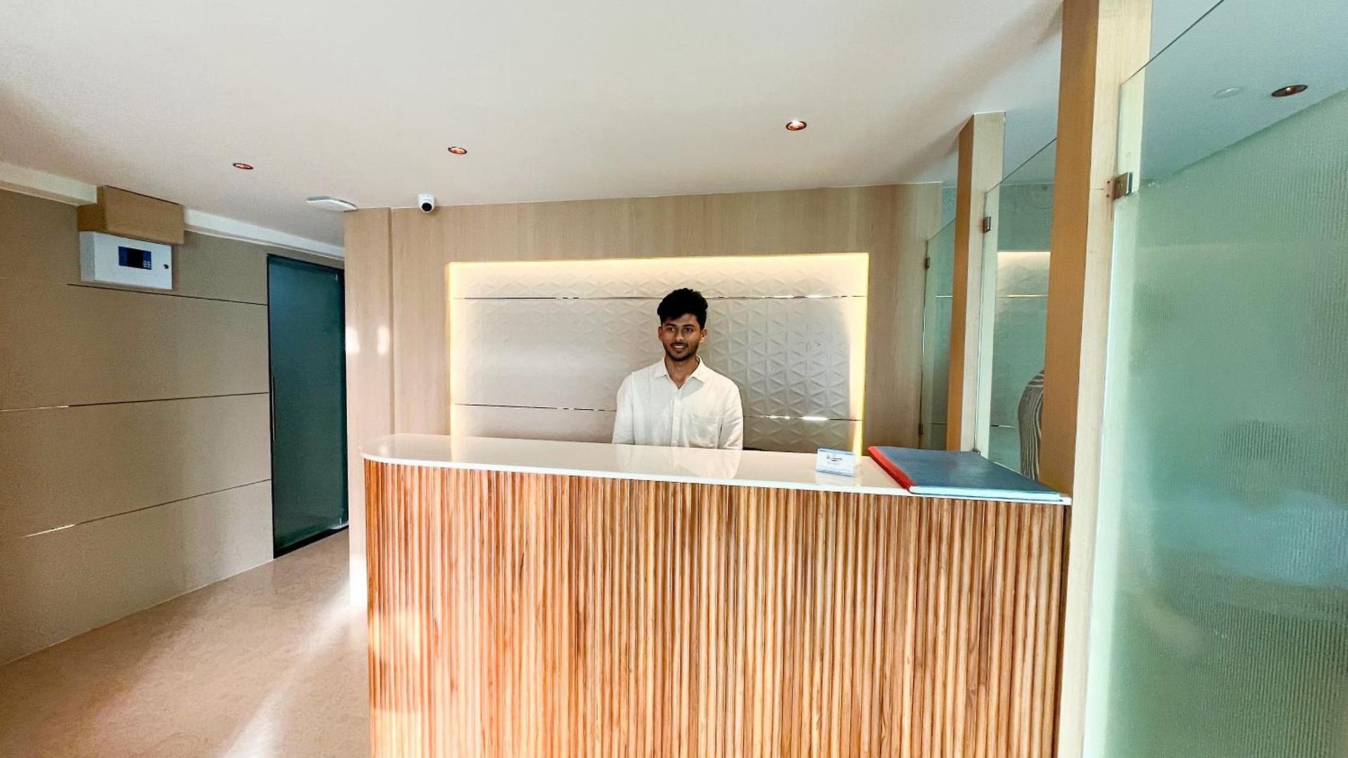 Hotel Bandra 3*