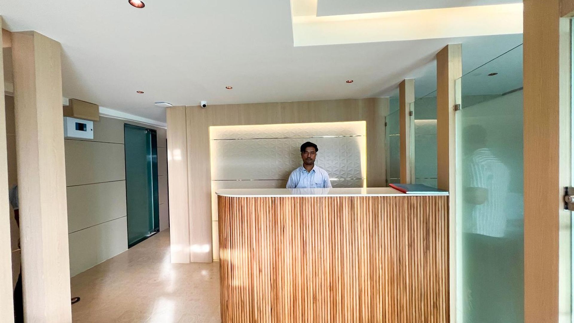 Bandra 3*