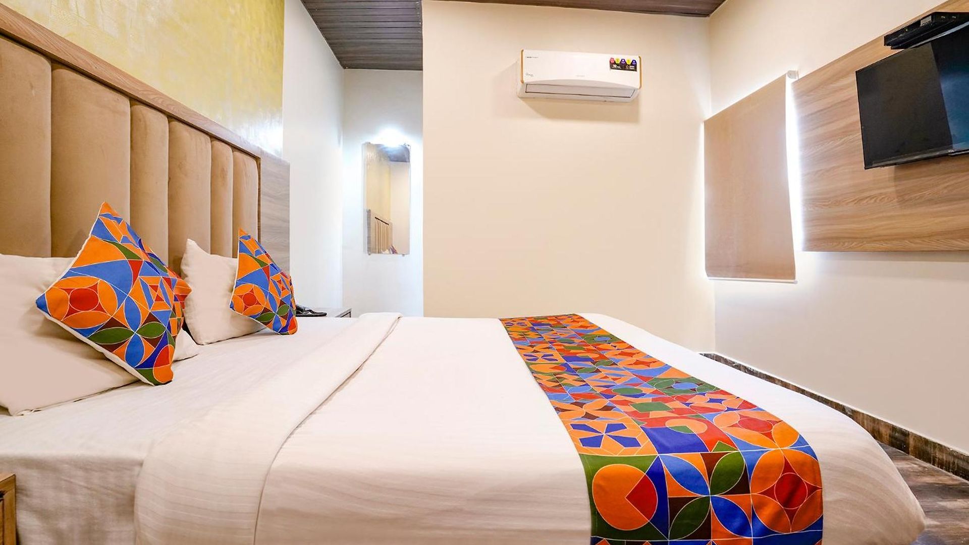 Via Priceless Hotel 3*