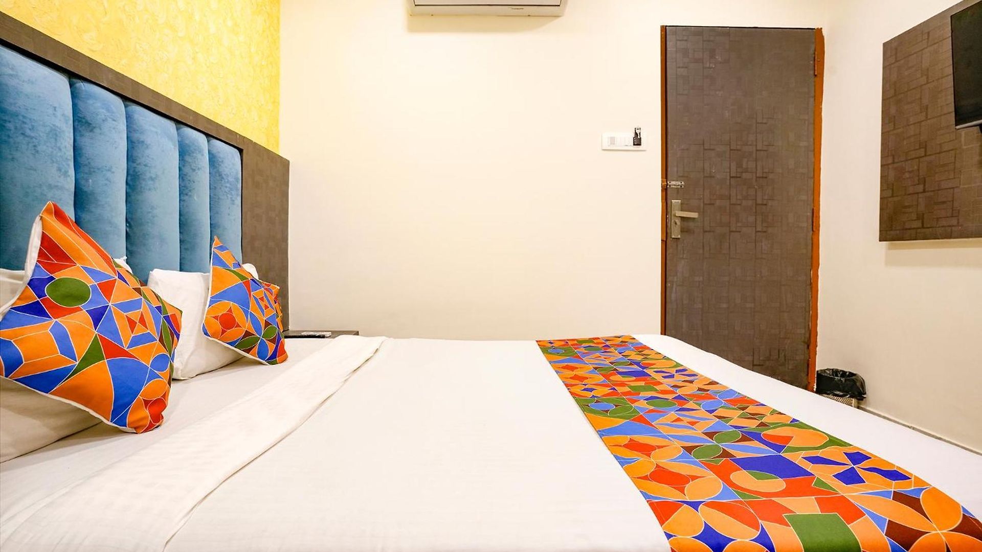 Via Priceless Hotel