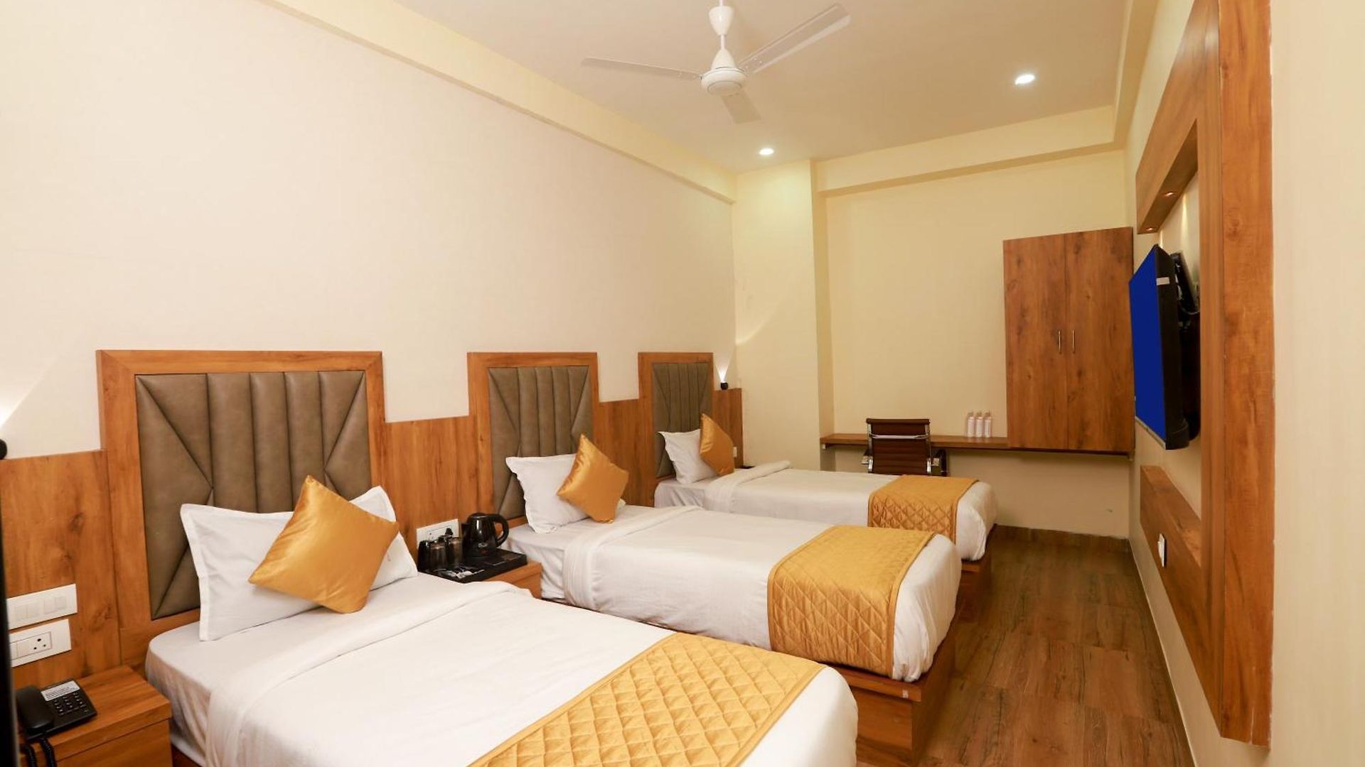 Bkc Minerva, Near Us Consulate Hotel