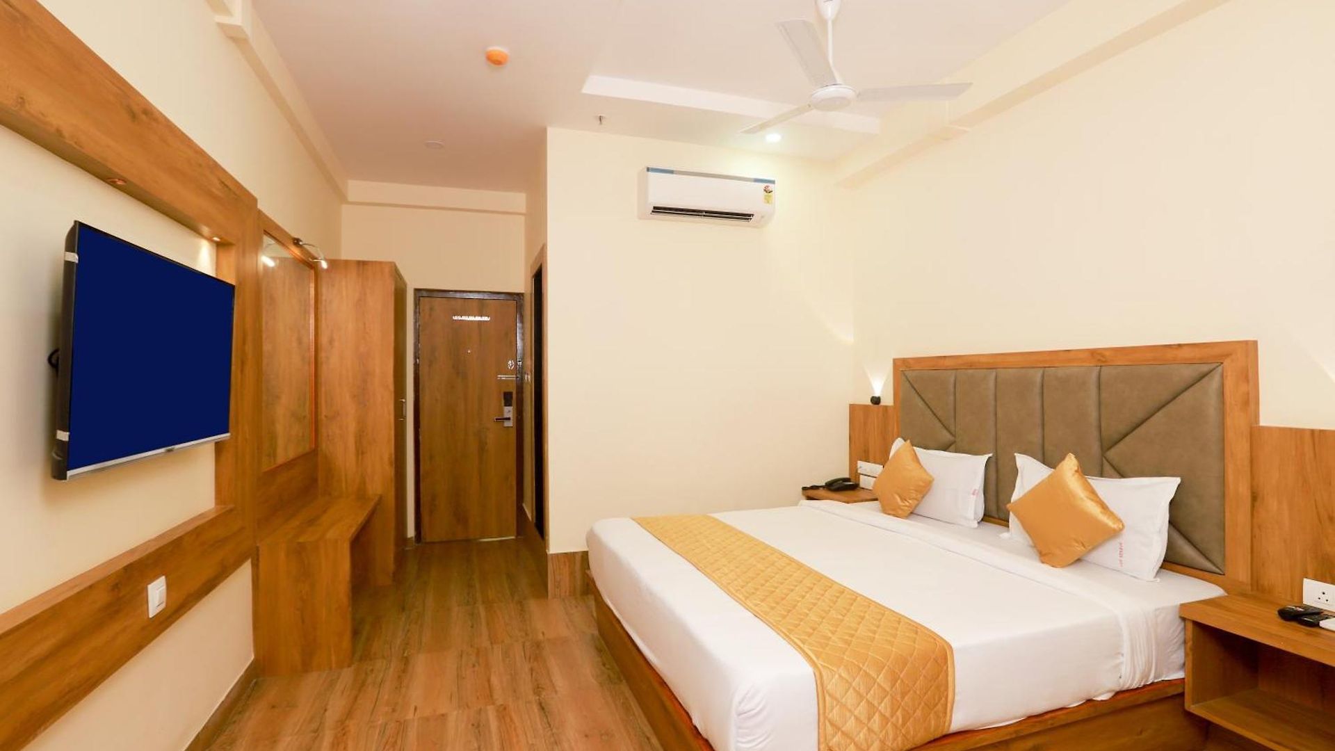 Bkc Minerva, Near Us Consulate Hotel