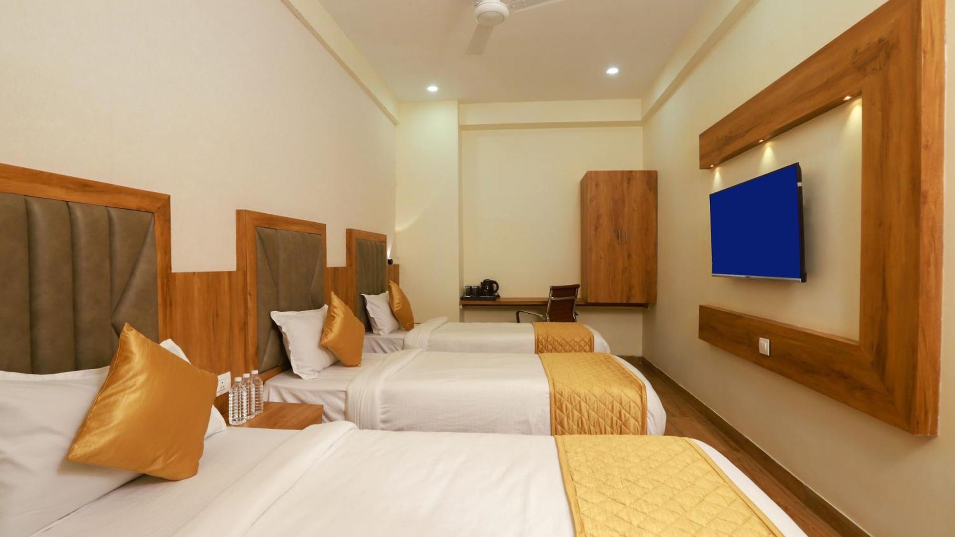 Hotel Bkc Minerva, Near Us Consulate