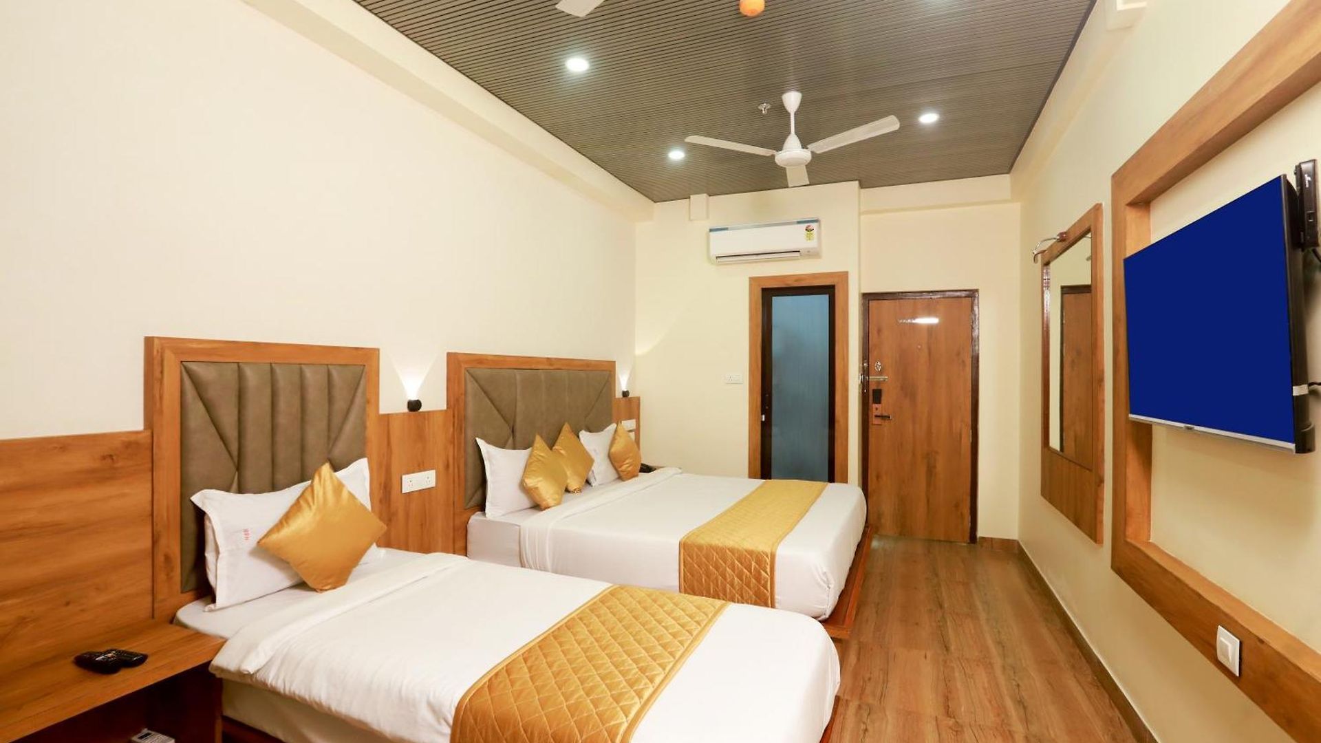 Hotel Bkc Minerva, Near Us Consulate 3*