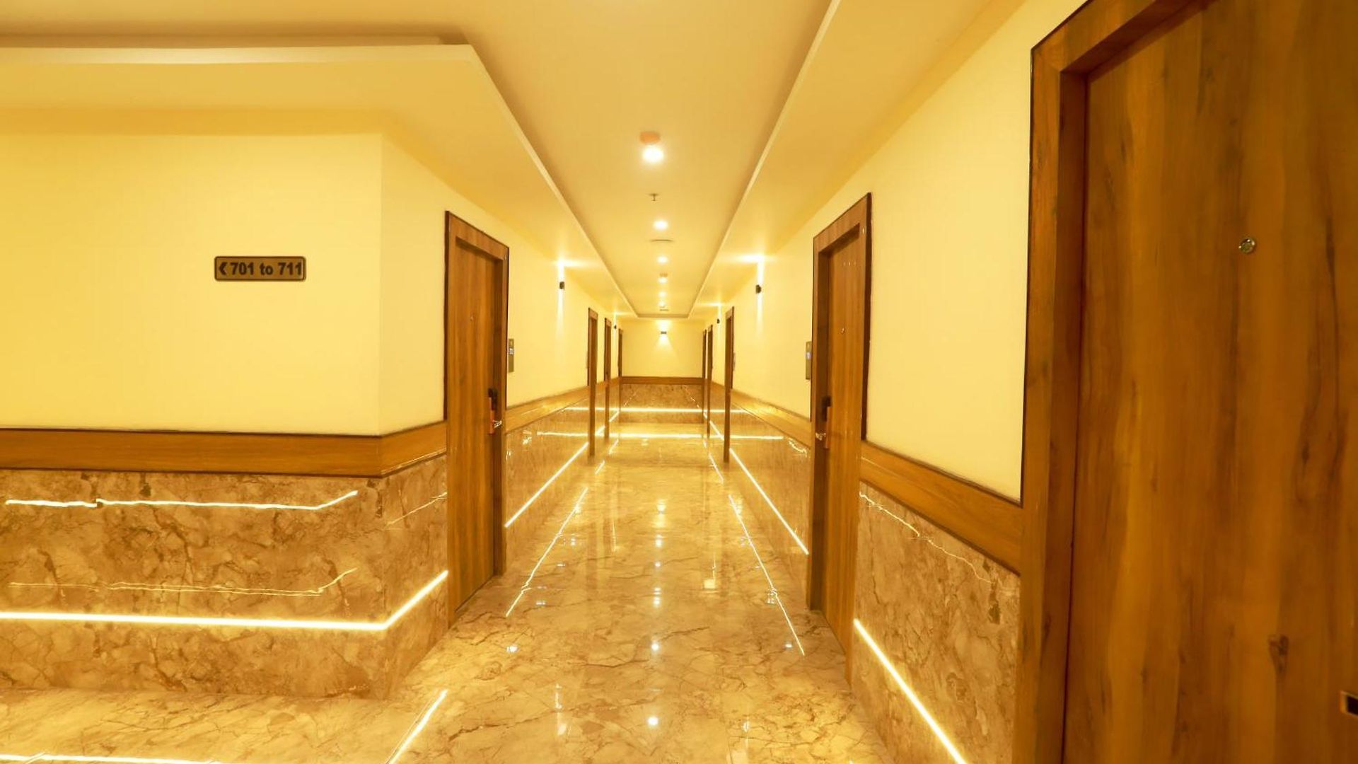 Hotel Bkc Minerva, Near Us Consulate