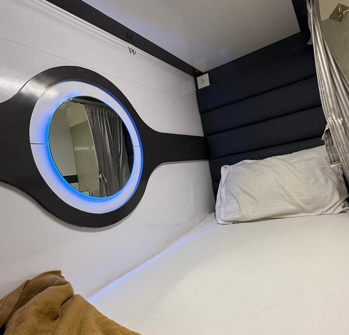 O C E A N T-2 Capsule hotel *