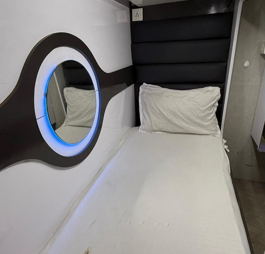 O C E A N T-2 Capsule hotel Mumbai