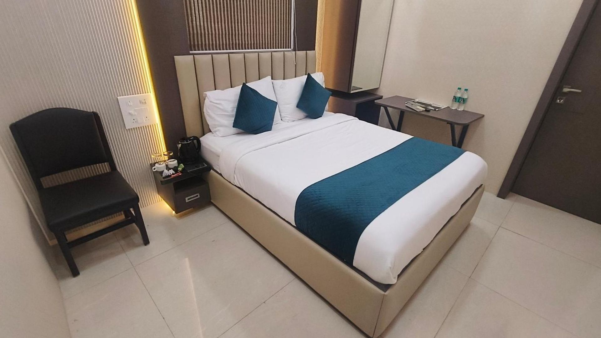 Triton Sion - Near Us Embassy - Near Bkc 2*