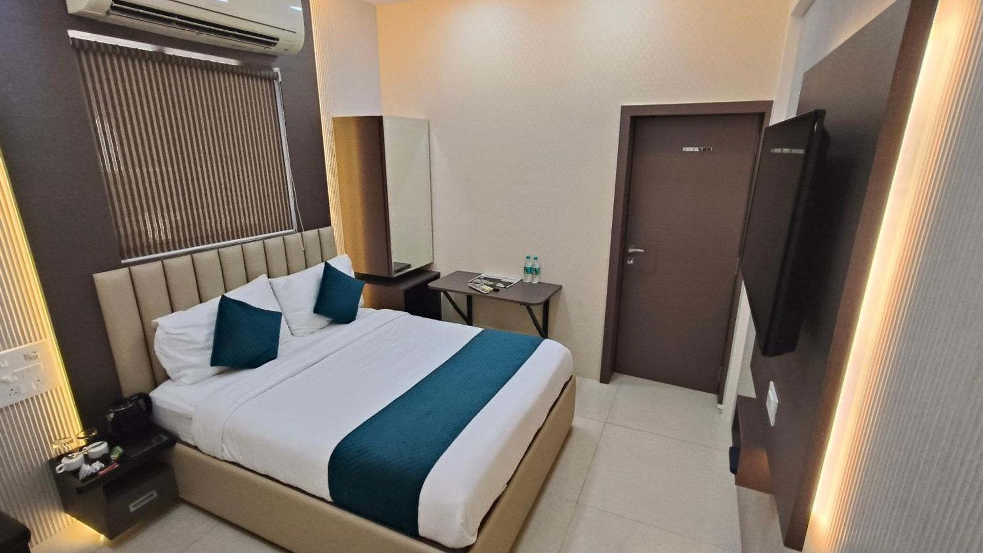 Triton Sion - Near Us Embassy - Near Bkc 2*