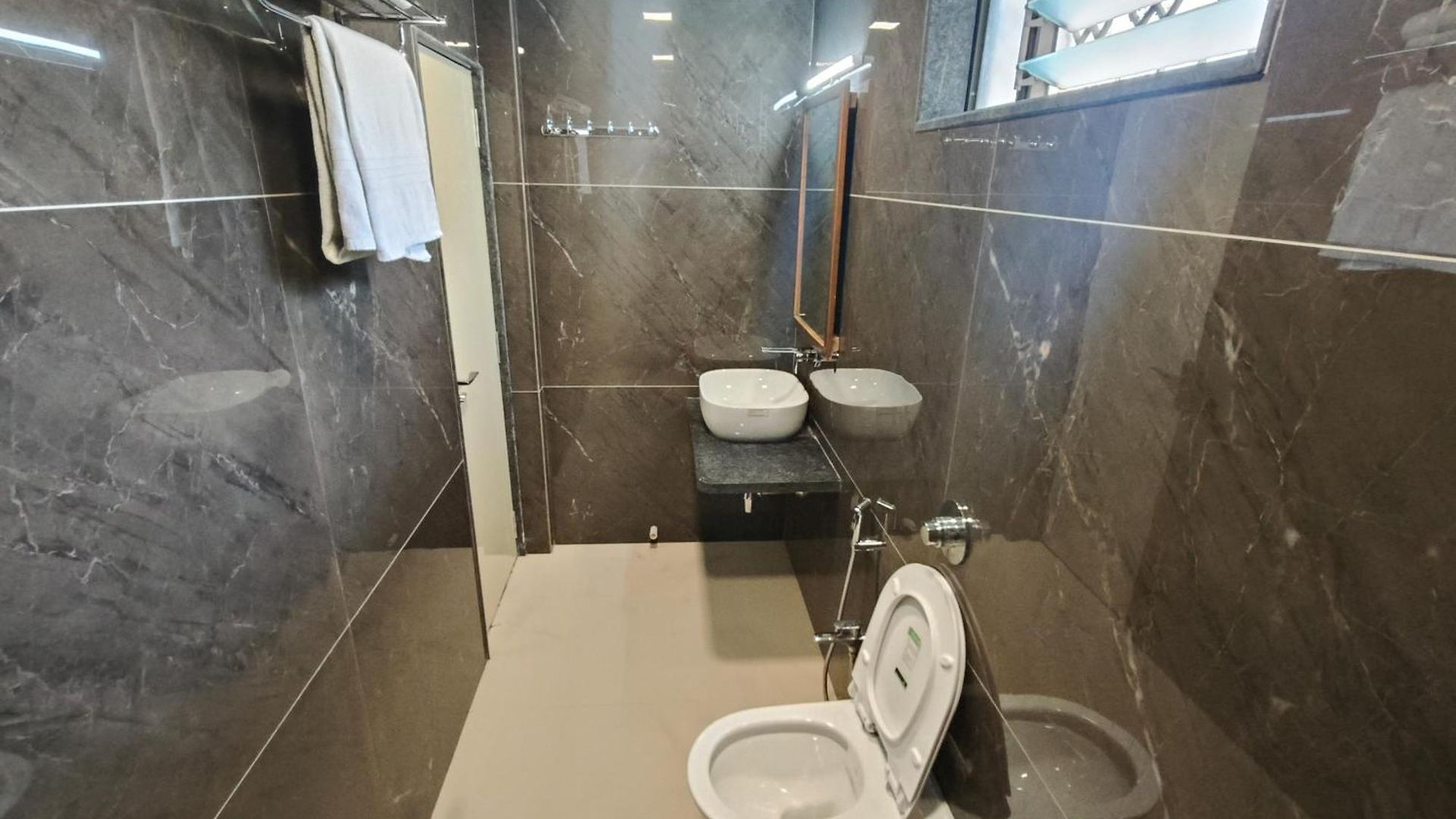 Triton Sion - Near Us Embassy - Near Bkc Mumbai