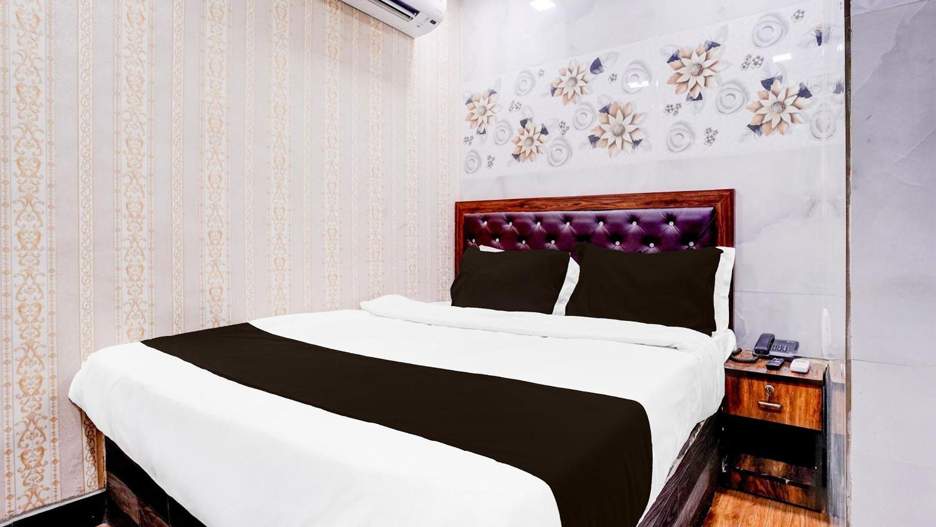 O Sunset Avenue Hotel