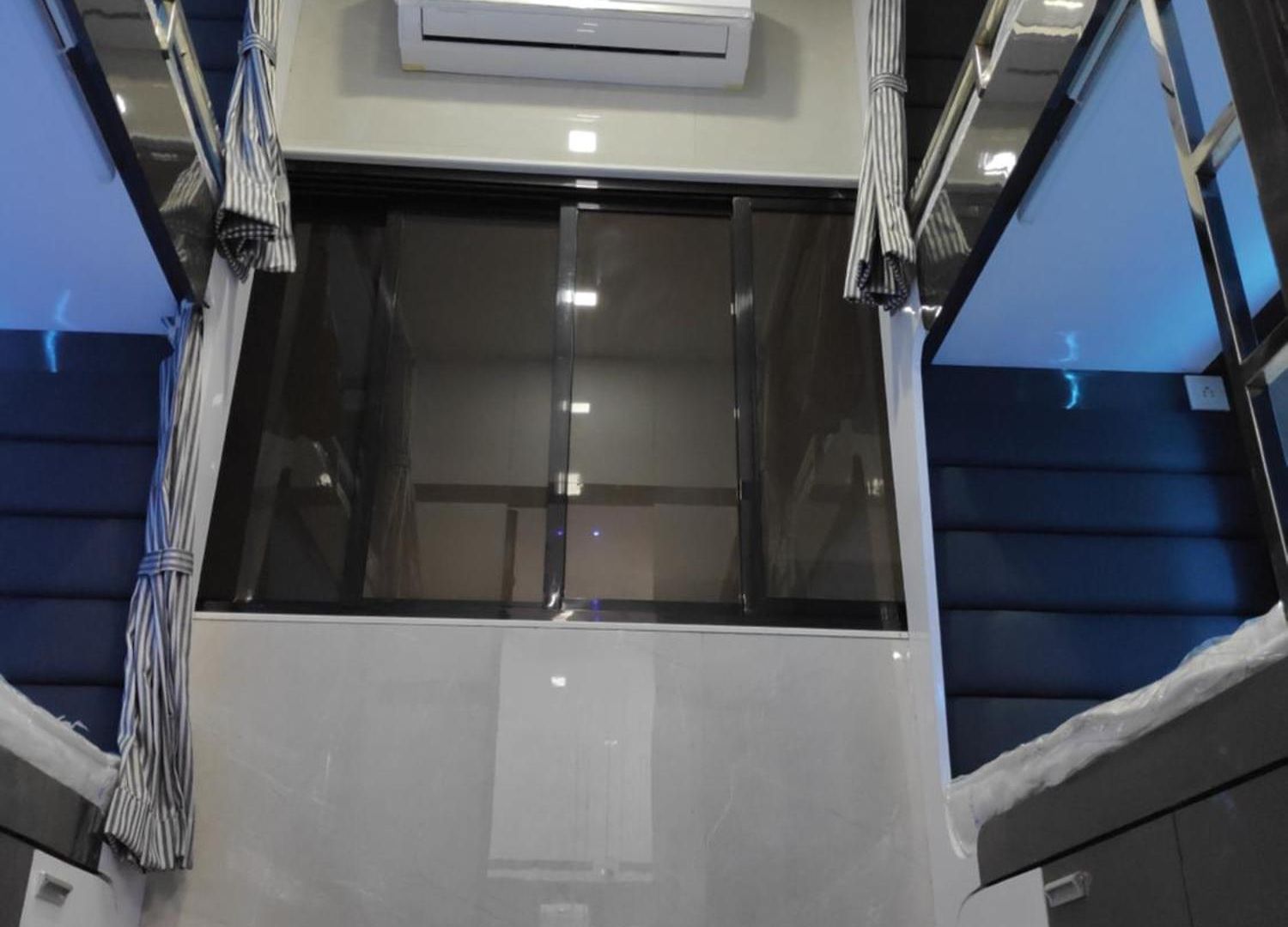 Capsule hotel O C E A N T-2